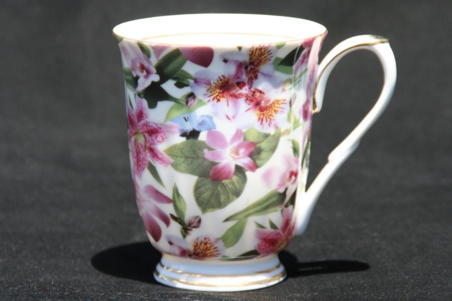 Lily Rainbow Chintz Beaker